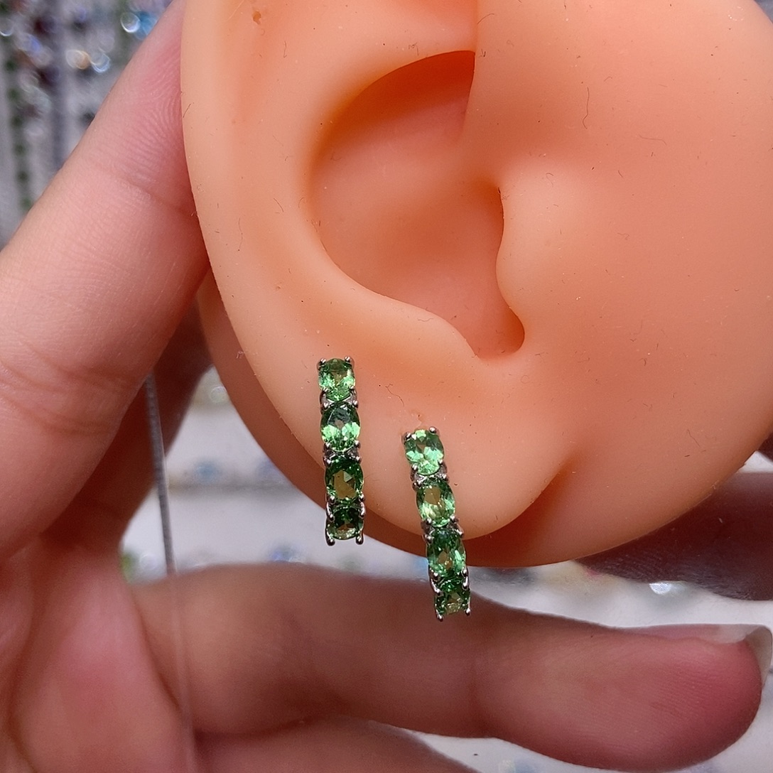 银S925镶嵌石榴石（沙弗莱）耳饰