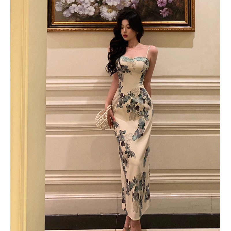 505纯欲印花吊带连衣裙女2024夏季新款法式浪漫气质收腰长裙3788