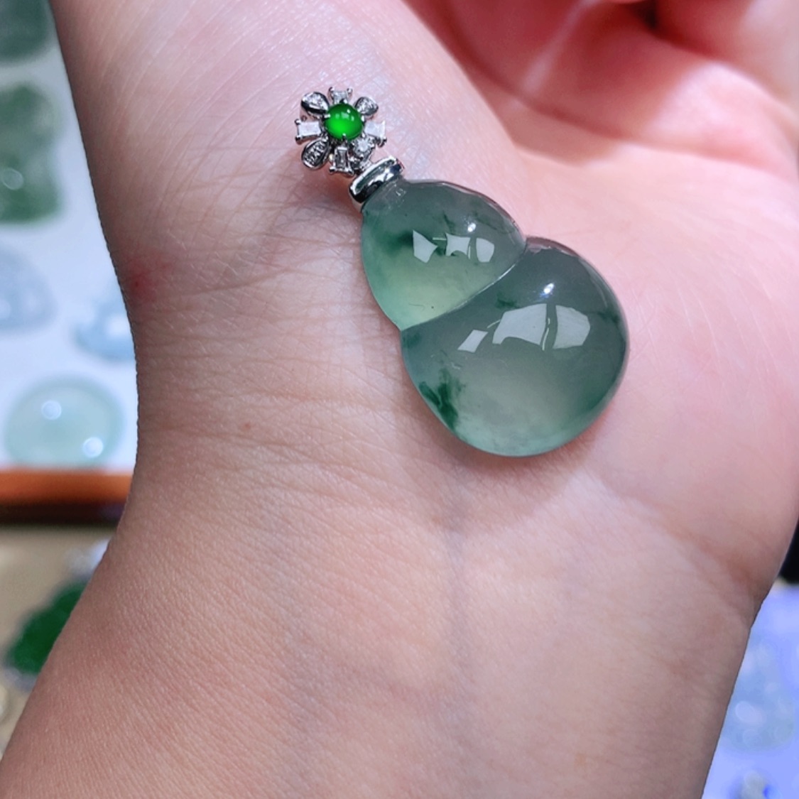 【闪购商品】翡翠颈饰18K金镶嵌葫芦