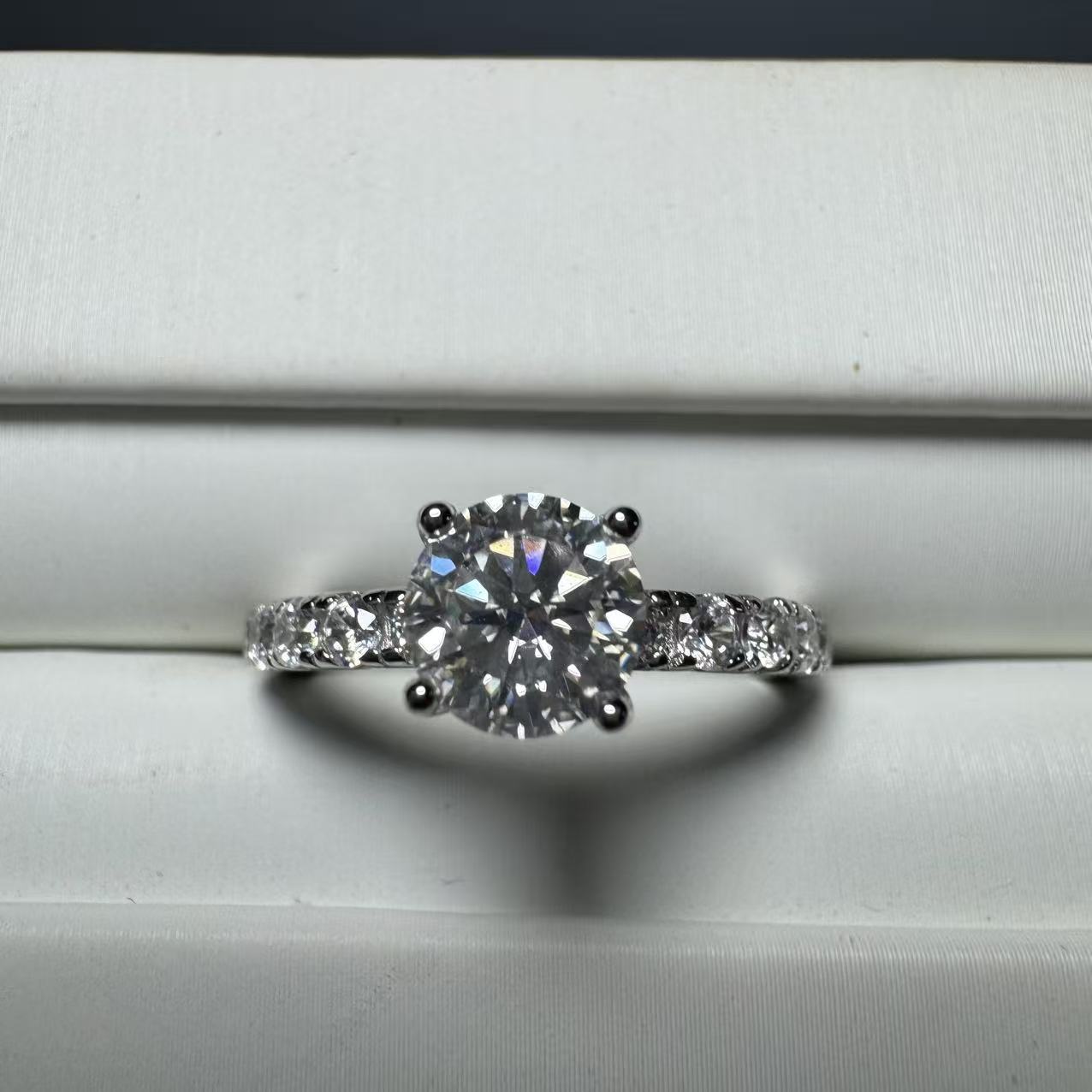 【不梵婚戒】带包装豪华四爪戒指1克拉-F