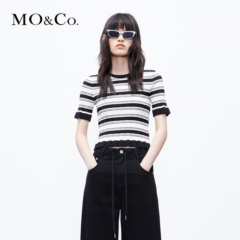 【陈大可专属】MOCO秋坑条肌理黑白条纹短款短袖针织衫MBC3SWT004