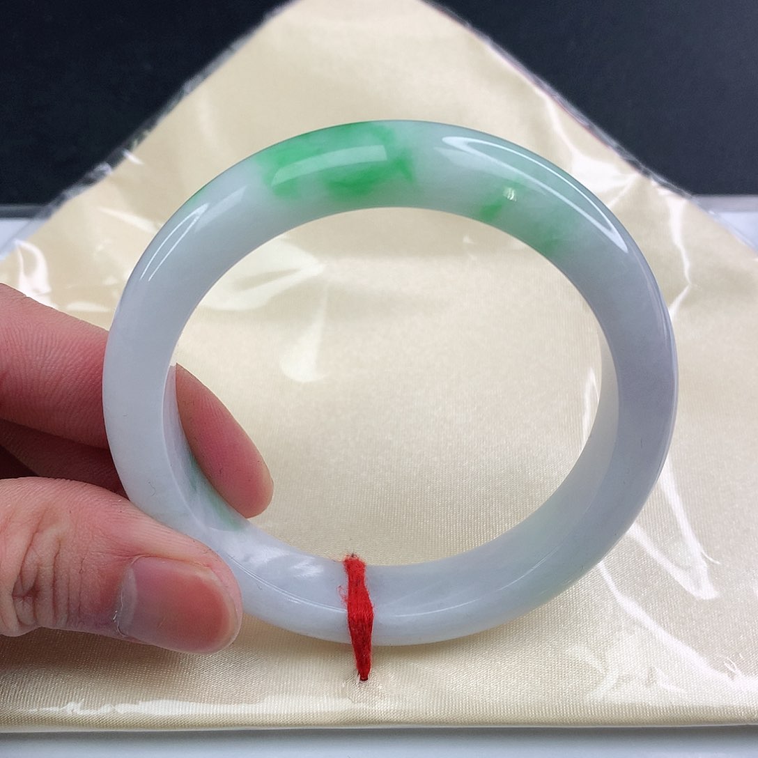 翡翠手镯未镶嵌圈56.7。5808