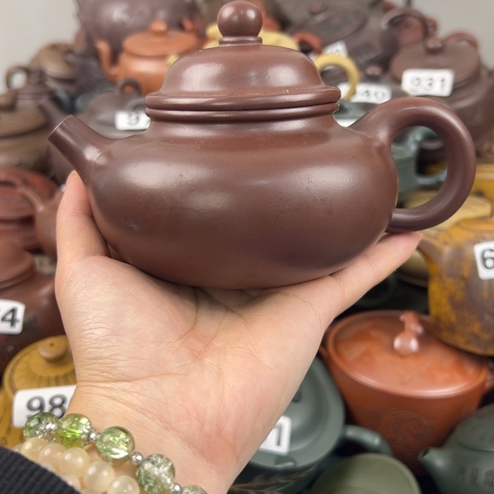 紫砂茶壶壶身蹭到