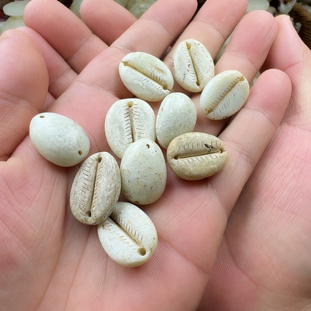 和田玉（糖玉）未镶嵌挂件