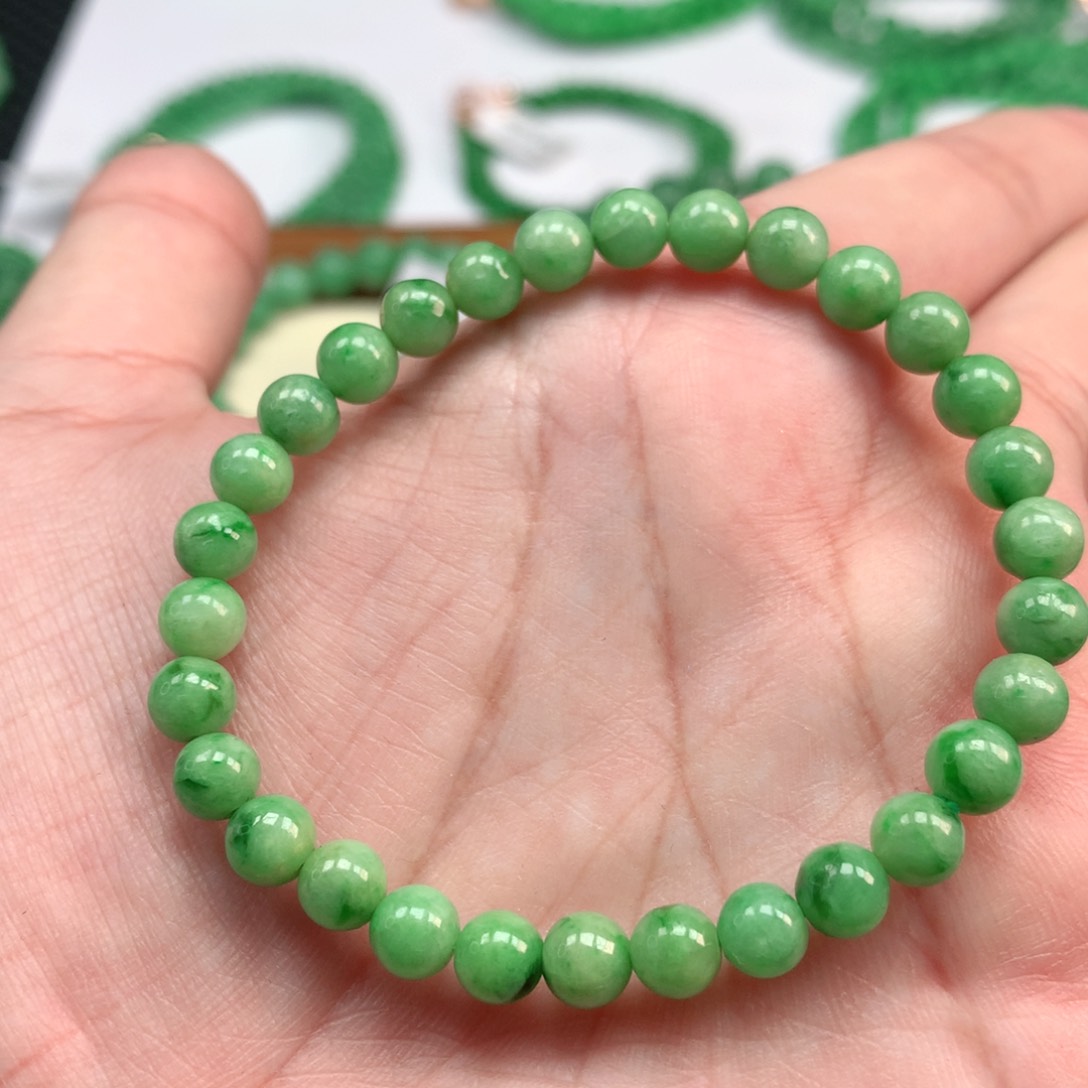 翡翠手链未镶嵌翡翠