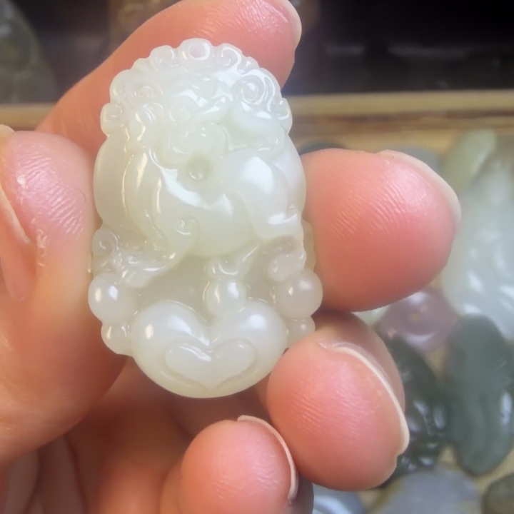 和田玉未镶嵌珠宝奇石