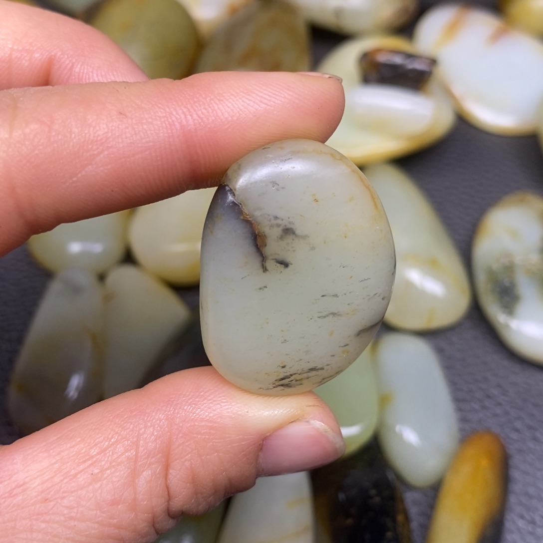 和田玉（糖玉）挂件未镶嵌