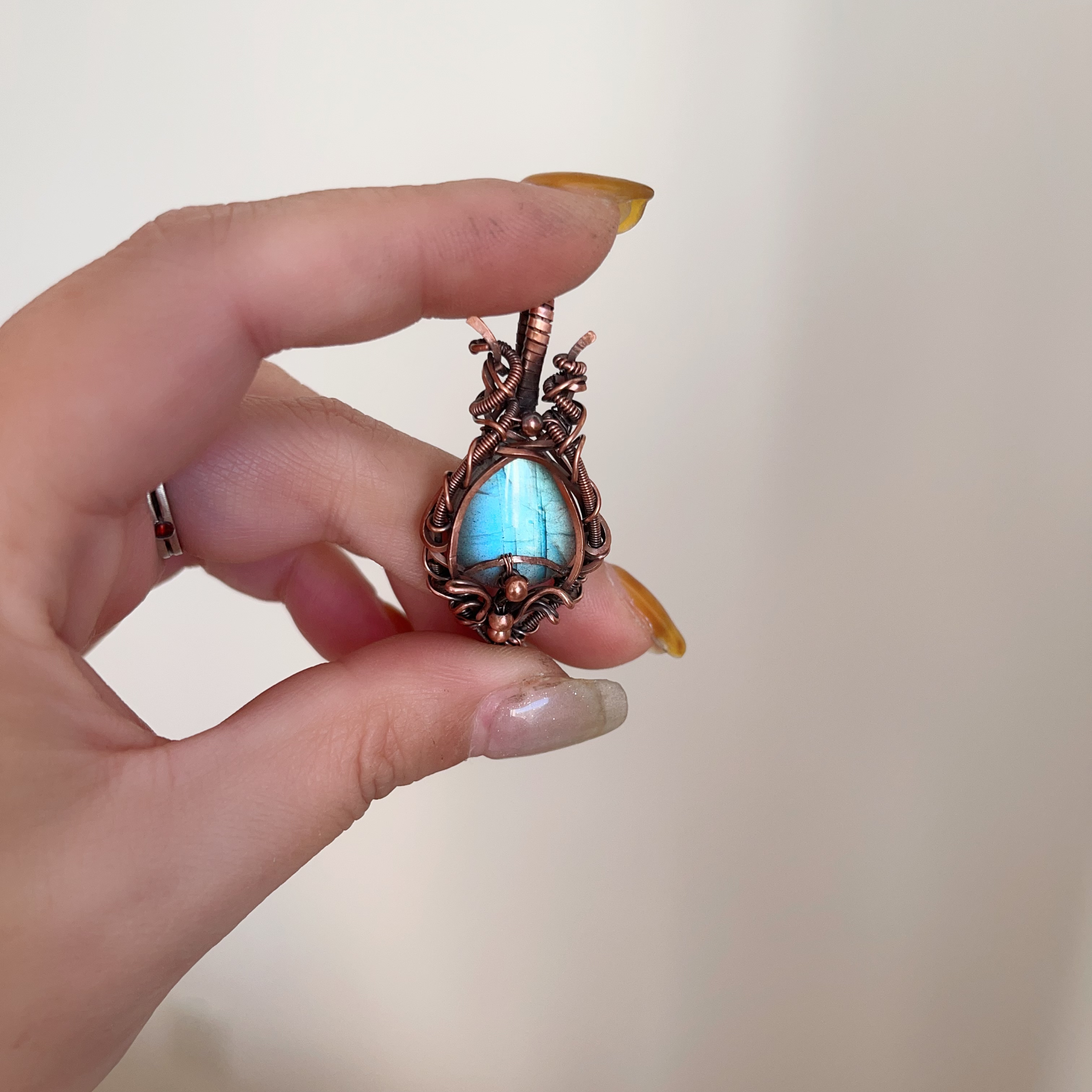 手工做旧复古藤蔓首饰编织