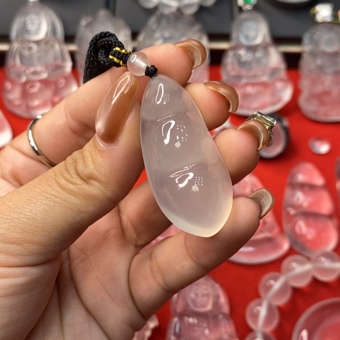 石英质玉未镶嵌吊坠