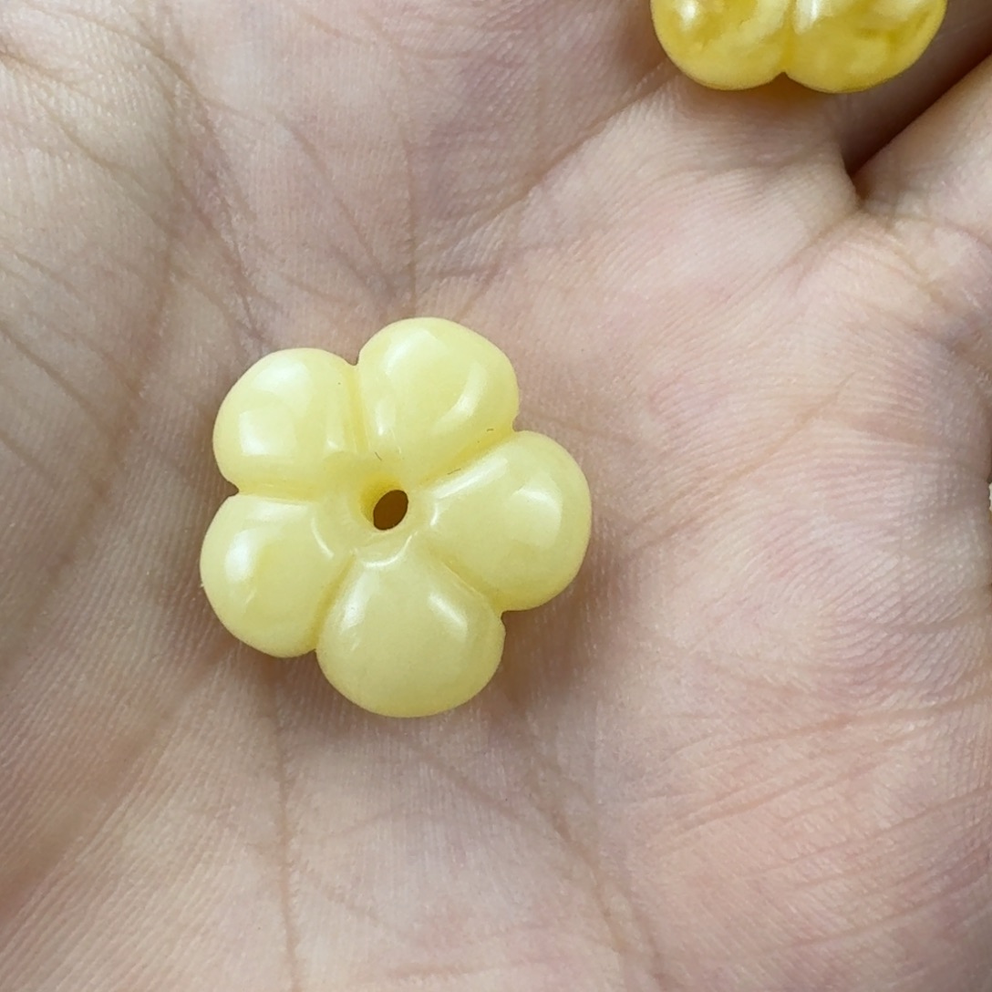 小***️蜜蜡未镶嵌珠宝奇石微瑕