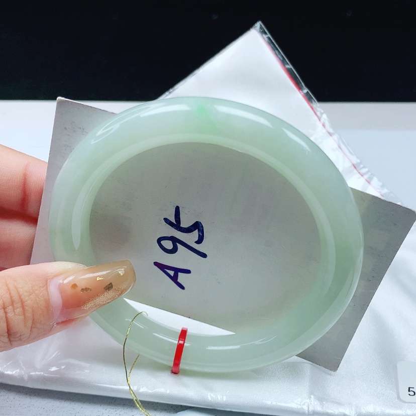 【闪购商品】翡翠手镯未镶嵌 圆条59