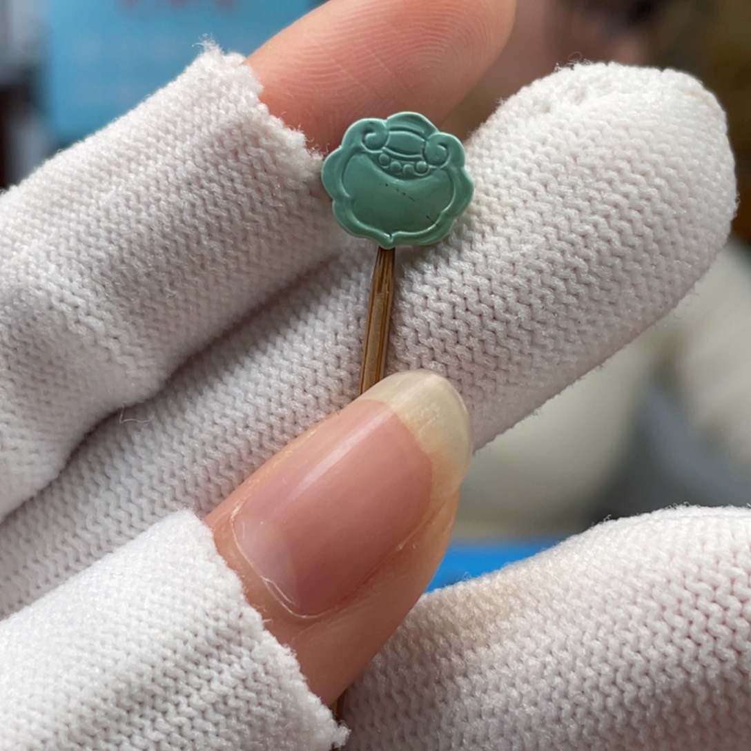 绿松石未镶嵌挂件