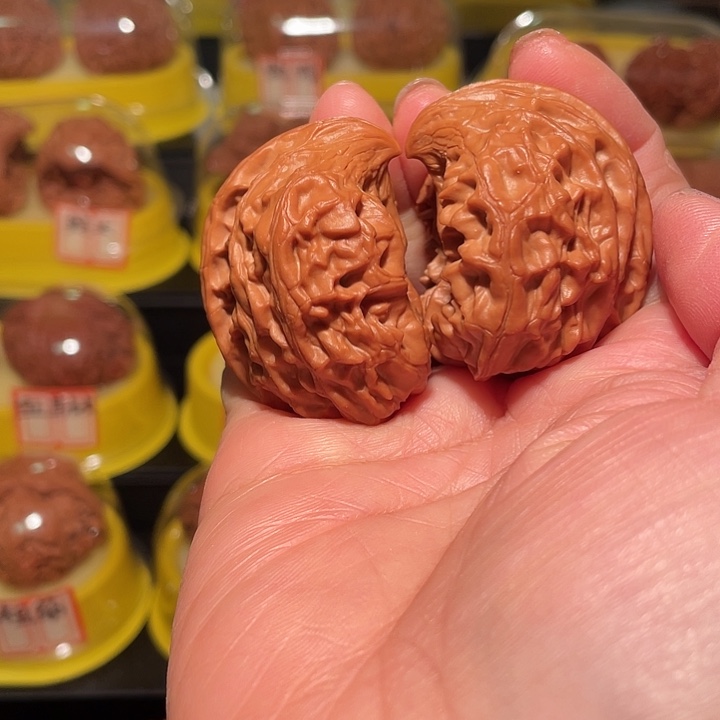 木质文玩麻核桃座山雕