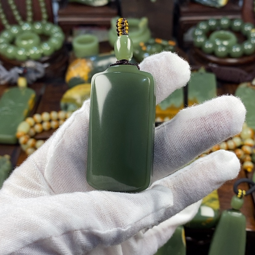 【闪购商品】岫岩老玉（透闪石质玉）颈饰未镶嵌潇**城