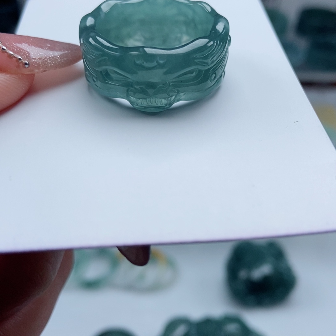 翡翠戒指未镶嵌翡翠