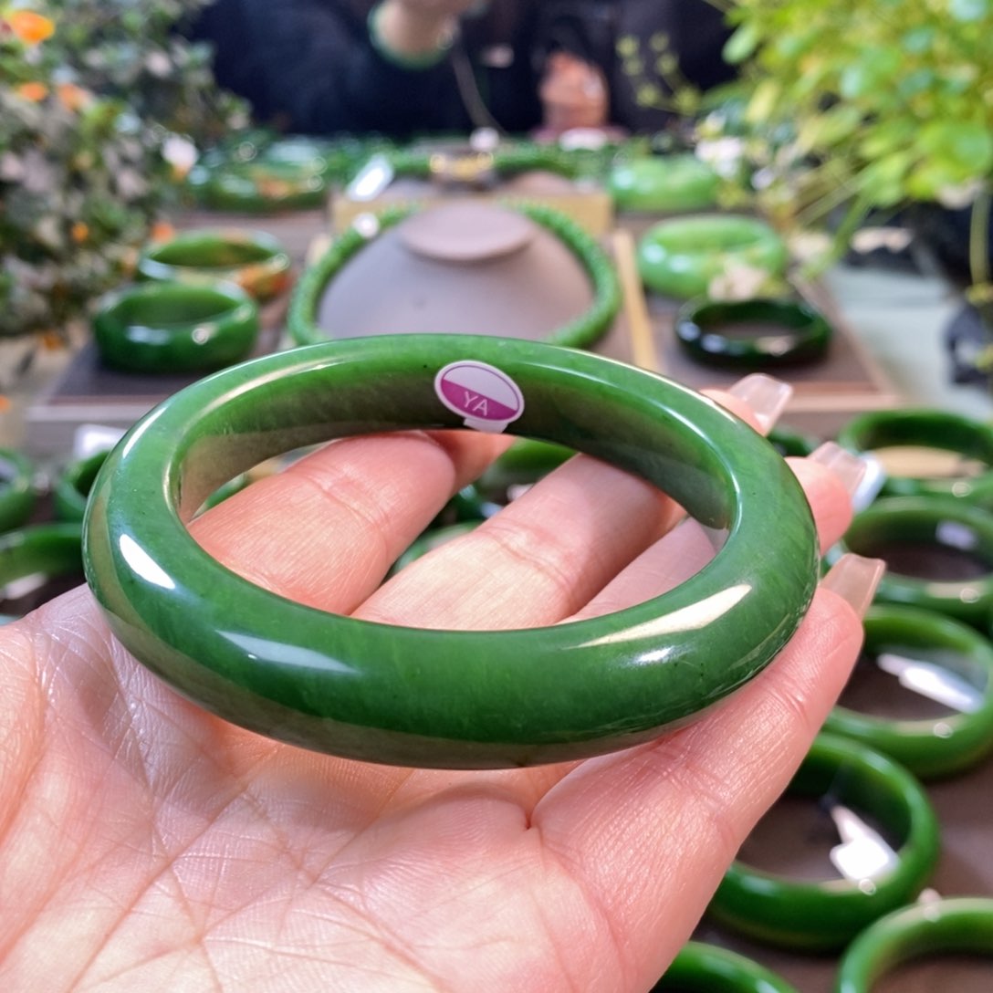 和田玉（碧玉）手镯未镶嵌