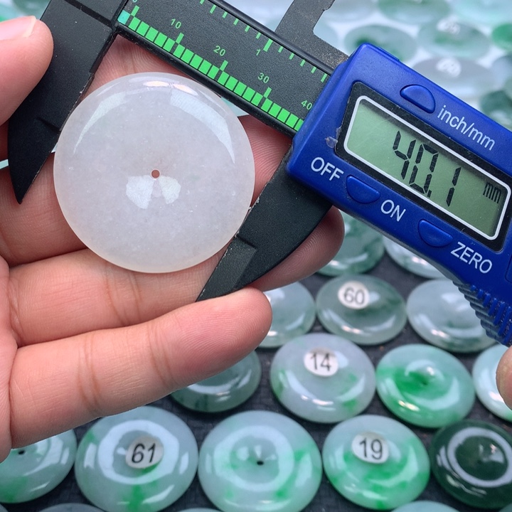 翡翠颈饰未镶嵌缅甸天然A货翡翠