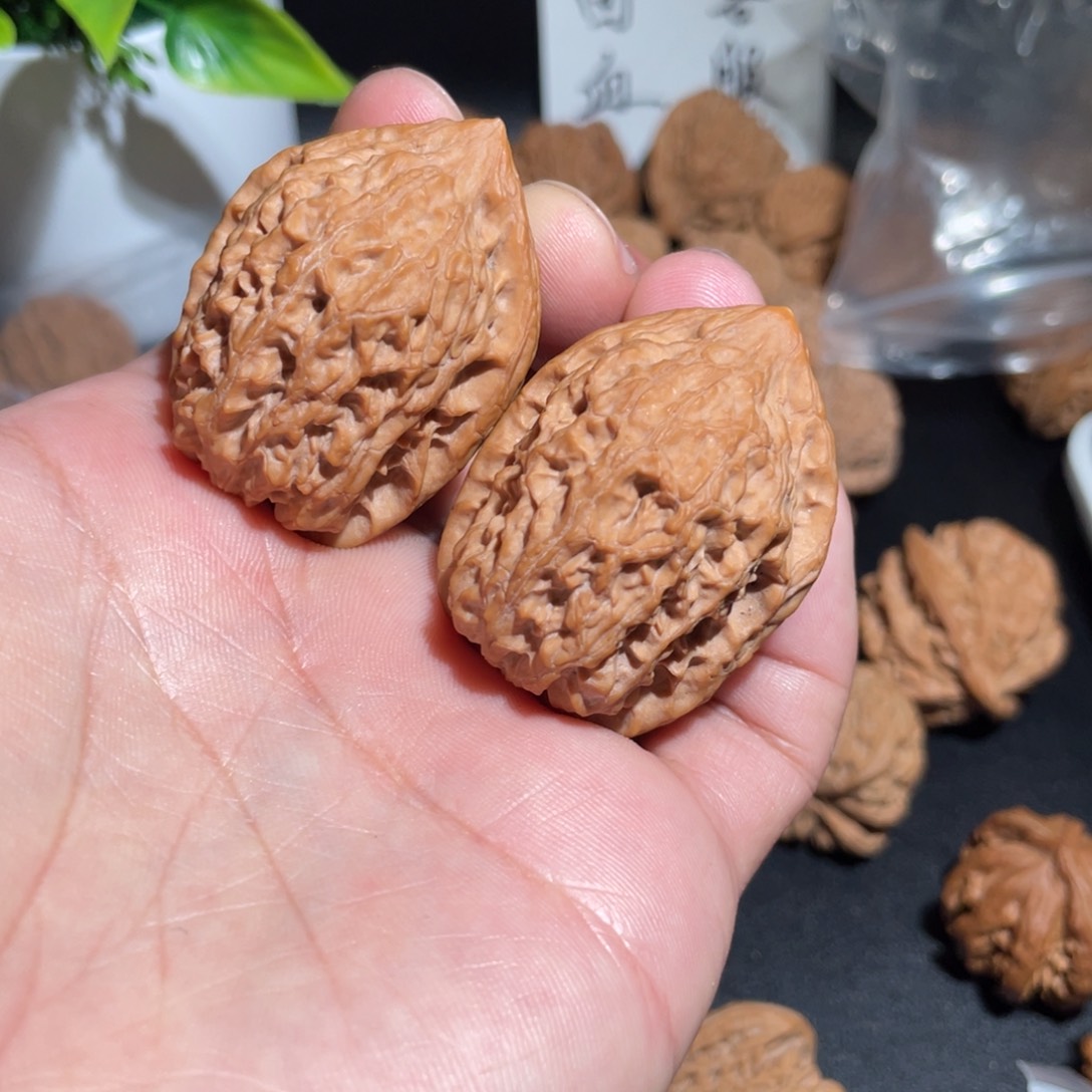 文玩核桃把件⅙34上古鸡心