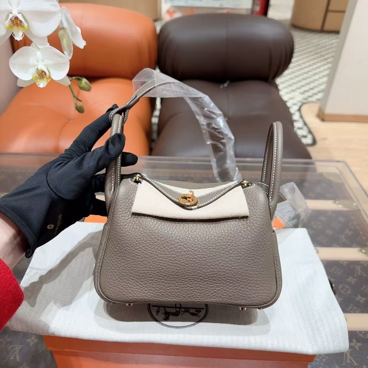 未使用 Hermes/爱马仕 minilindy大象灰金扣 W刻