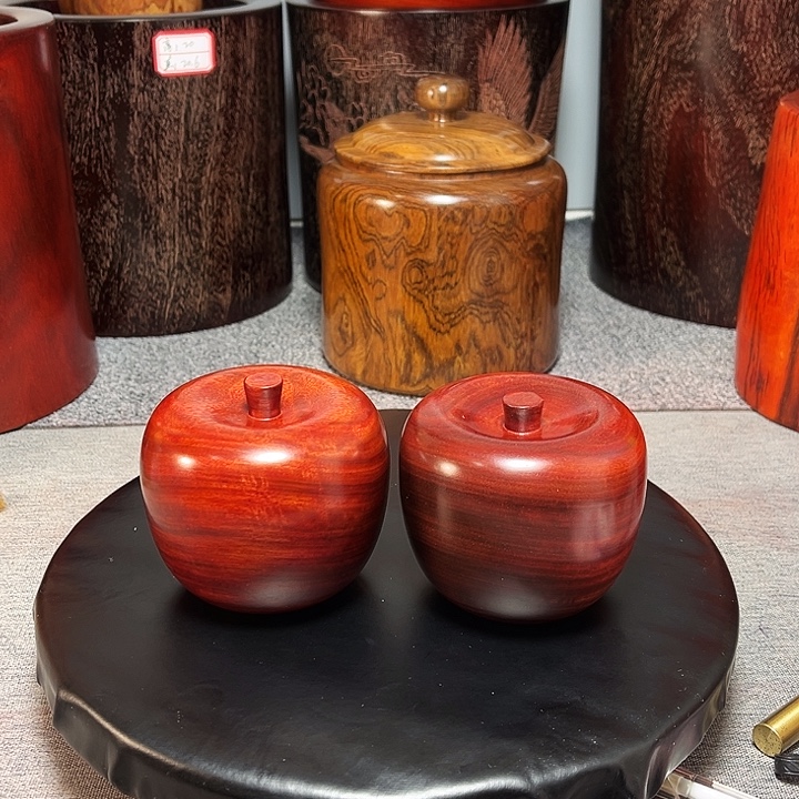 策***腾紫檀红木高油性红苹果一对