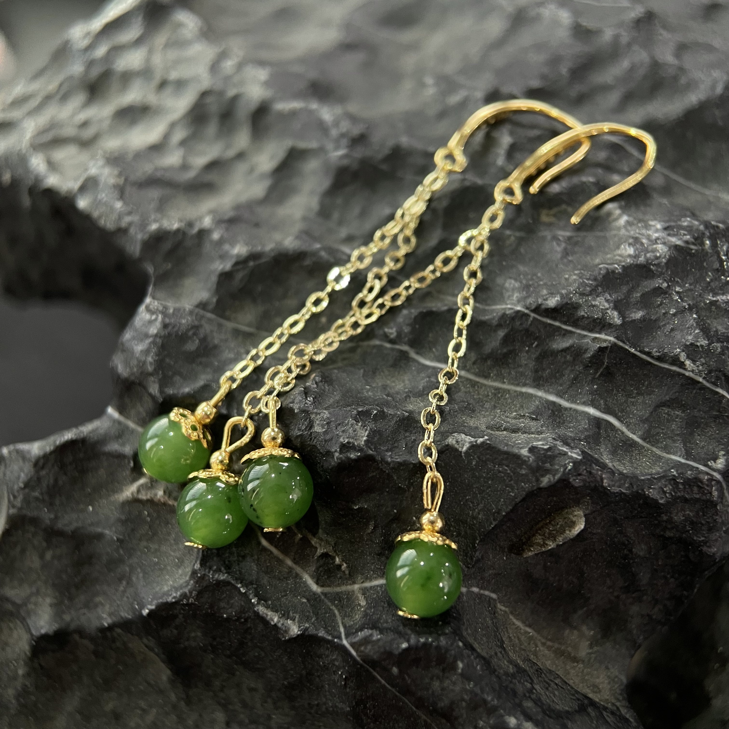 辣绿碧玉6mm耳钩 KT25070825