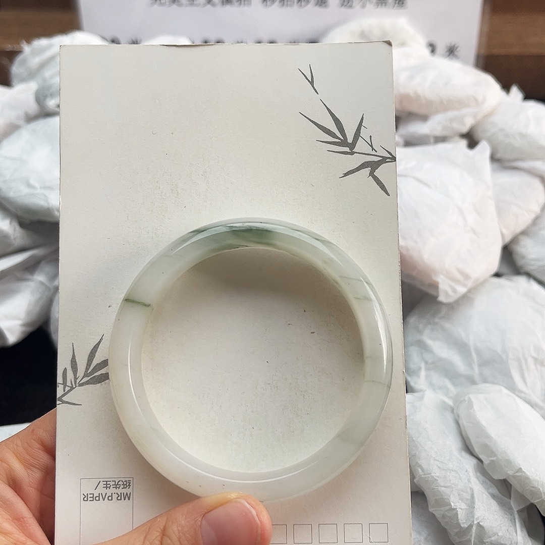 未镶嵌手镯石英质玉1