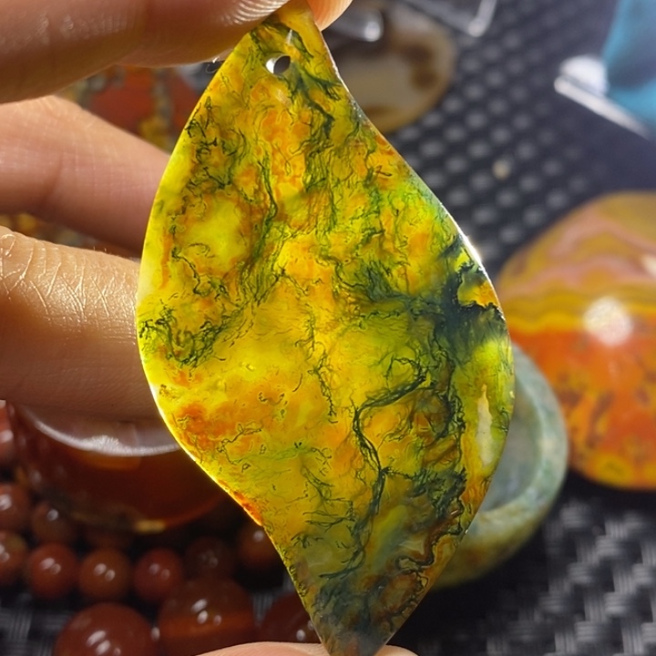 玛瑙/玉髓颈饰未镶嵌