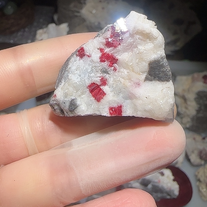 皮***黑天然辰砂天然朱砂原石毛料