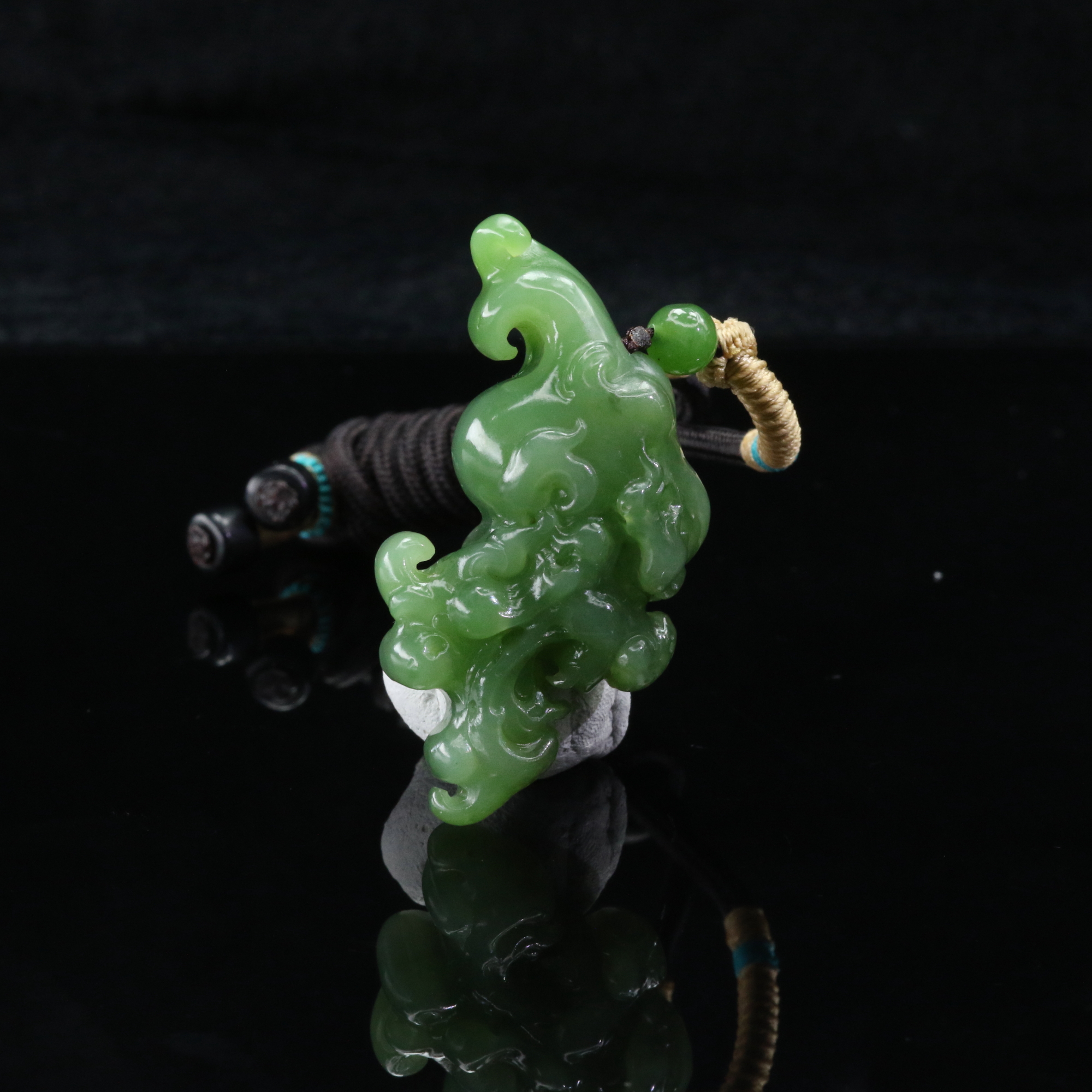 10和田玉俄七碧玉随型如意/101404北京中保拍卖