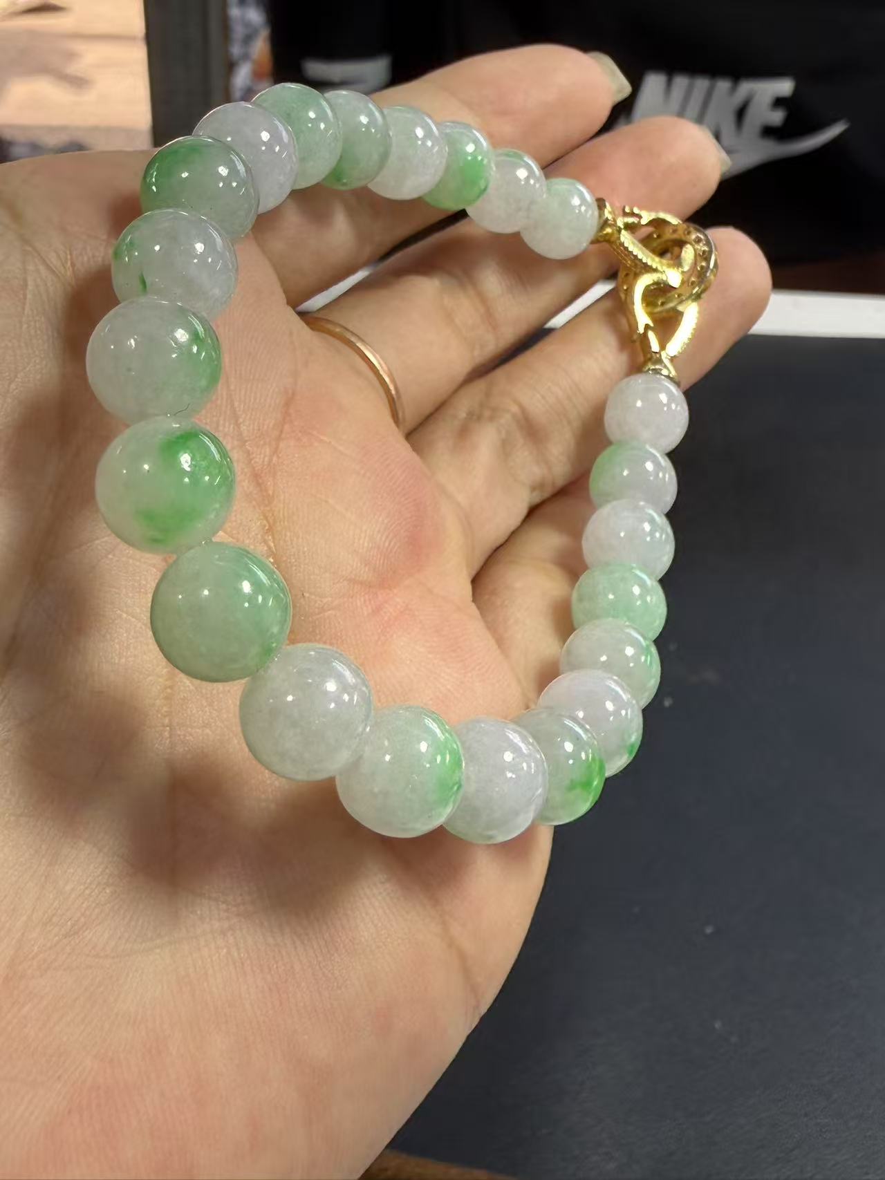 天然翡翠手串飘花带色
