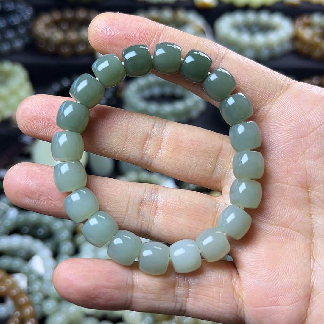 和田玉手链未镶嵌且末渐变卡10直切 油润