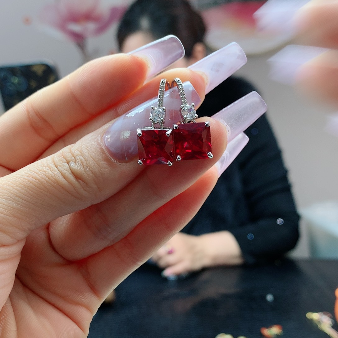 【闪购商品】红宝石耳饰未镶嵌