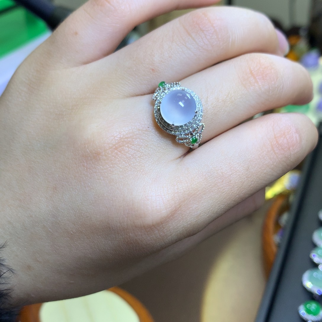 翡翠颈饰18K金镶嵌翡翠