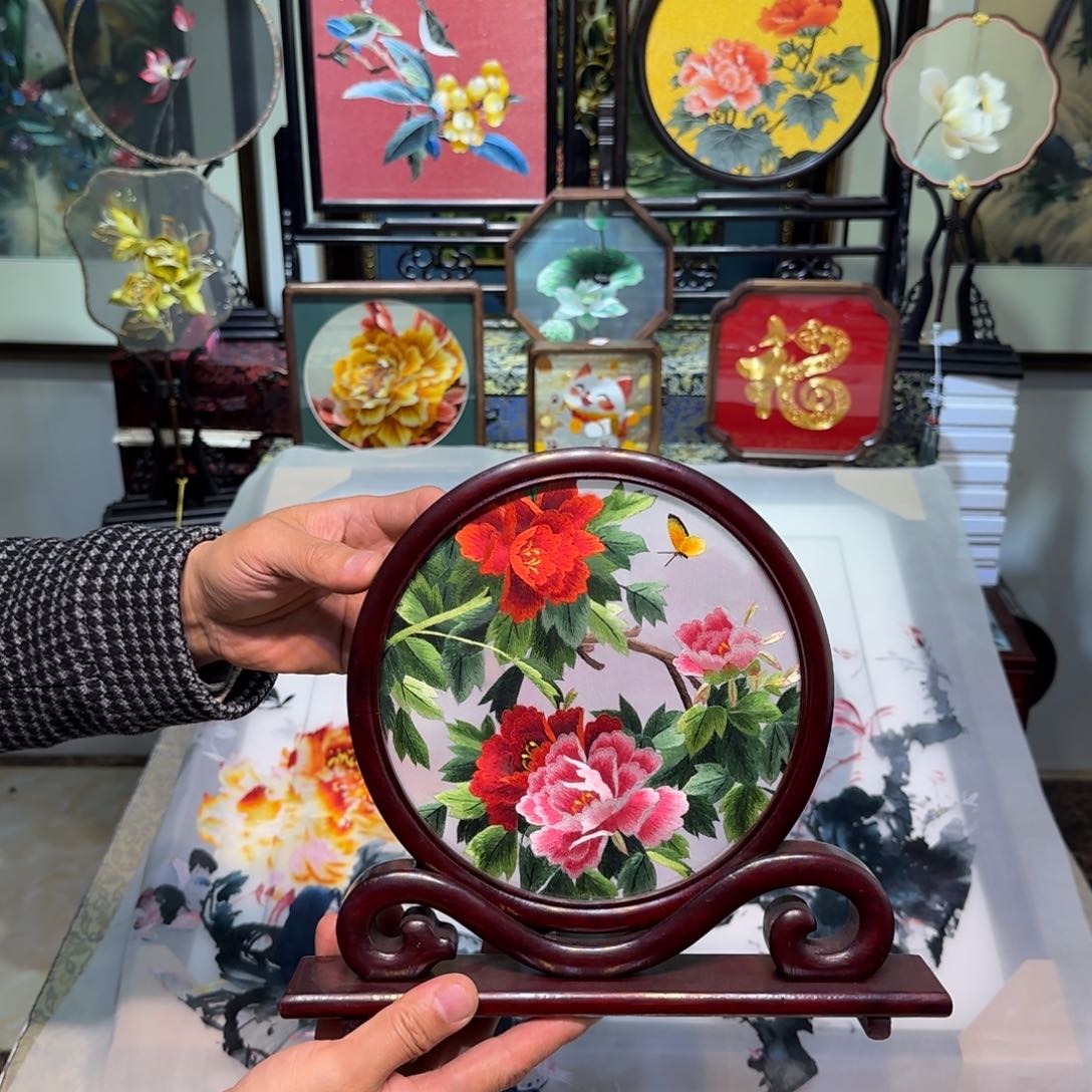 刺绣刺绣工艺精湛