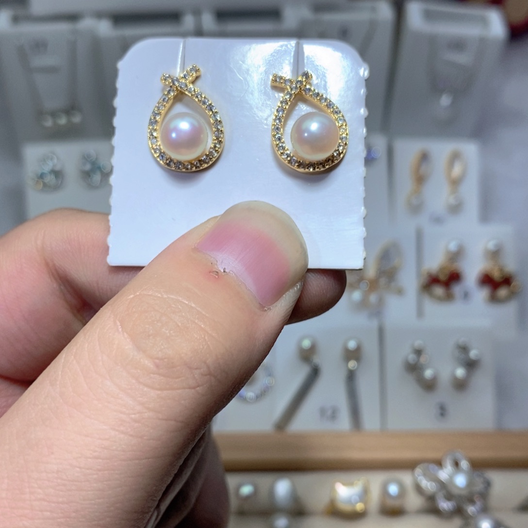 淡水珍珠银S925镶嵌耳饰