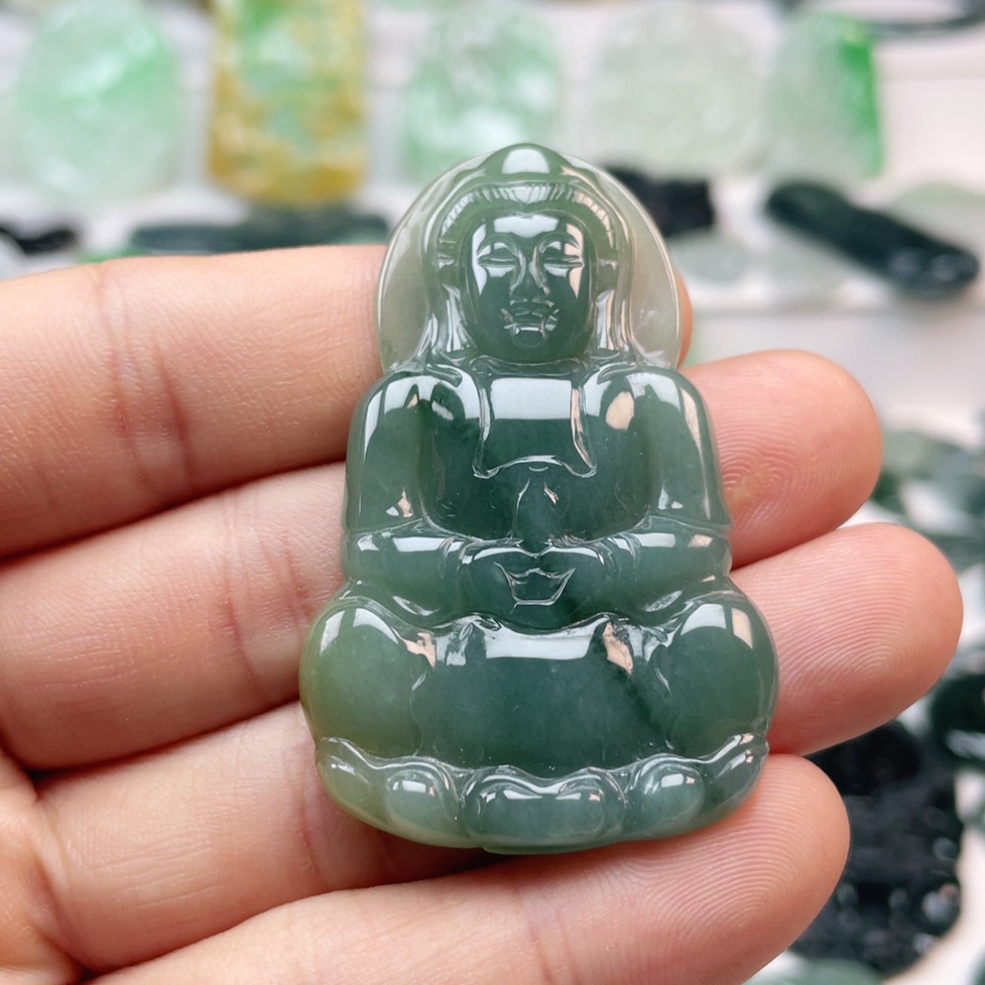 翡翠颈饰未镶嵌观音