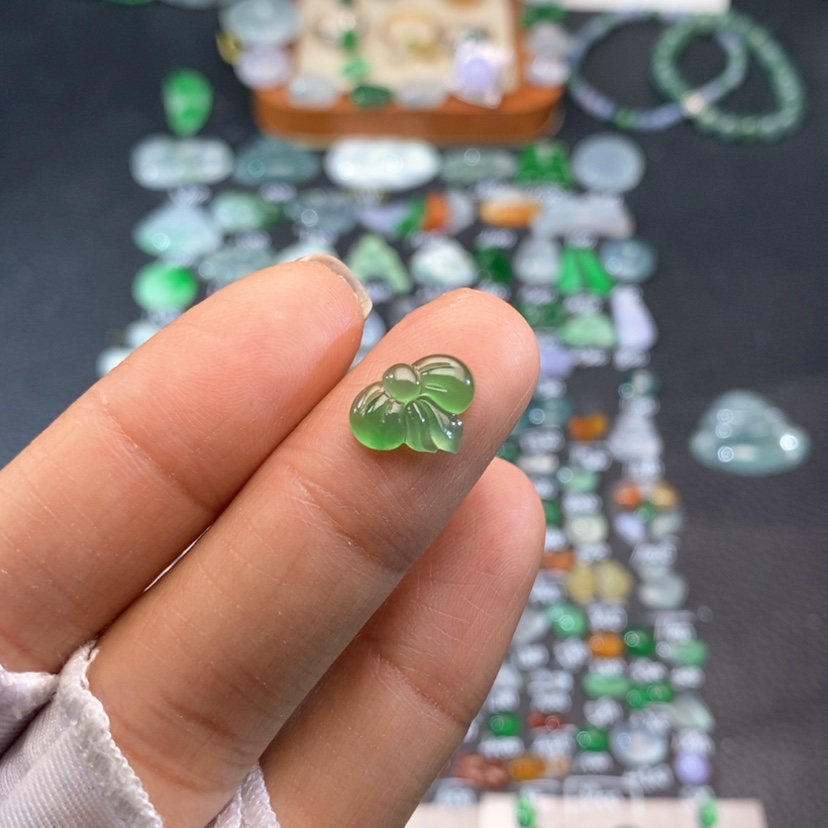 【闪购商品】翡翠挂件未镶嵌蝴蝶结