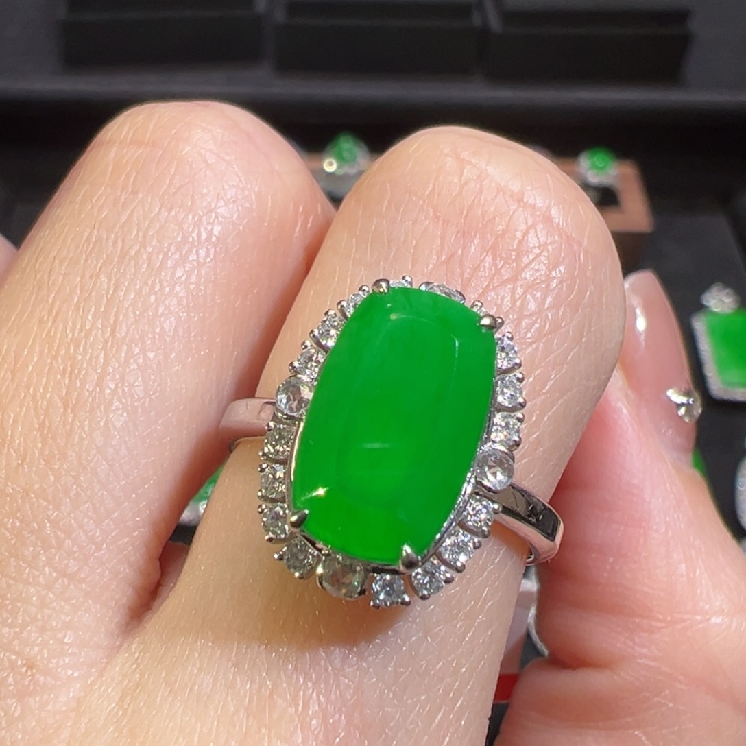 翡翠颈饰18K金镶嵌收到货48小时鉴赏期