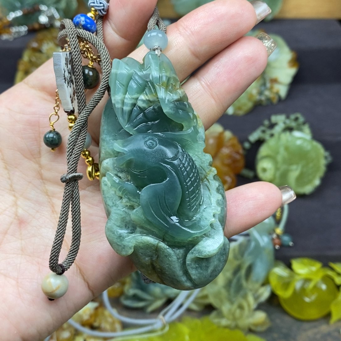 蛇纹石玉未镶嵌吊坠(赠链)