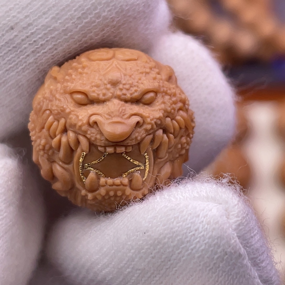 猴头核桃吊坠满工吞金瑞兽