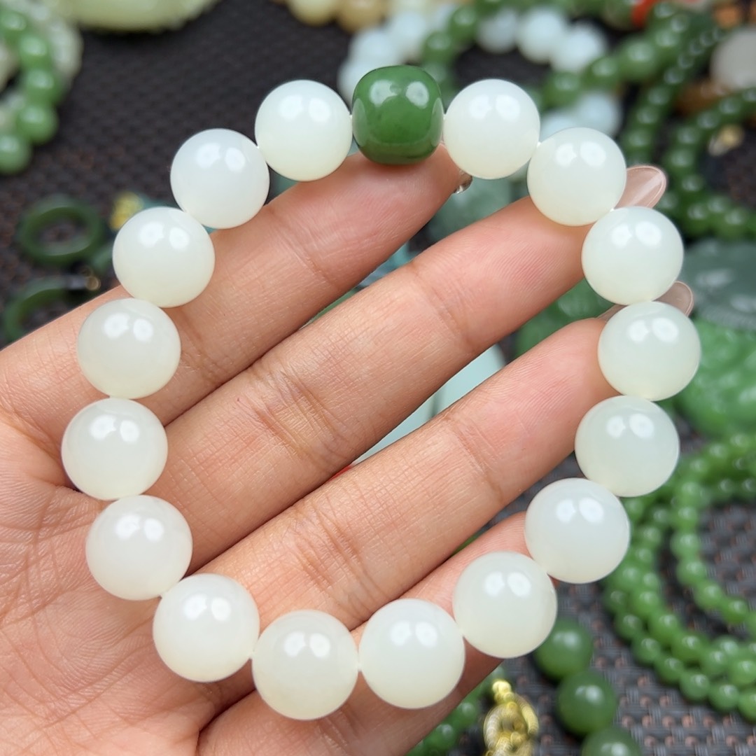 和田玉吊坠未镶嵌