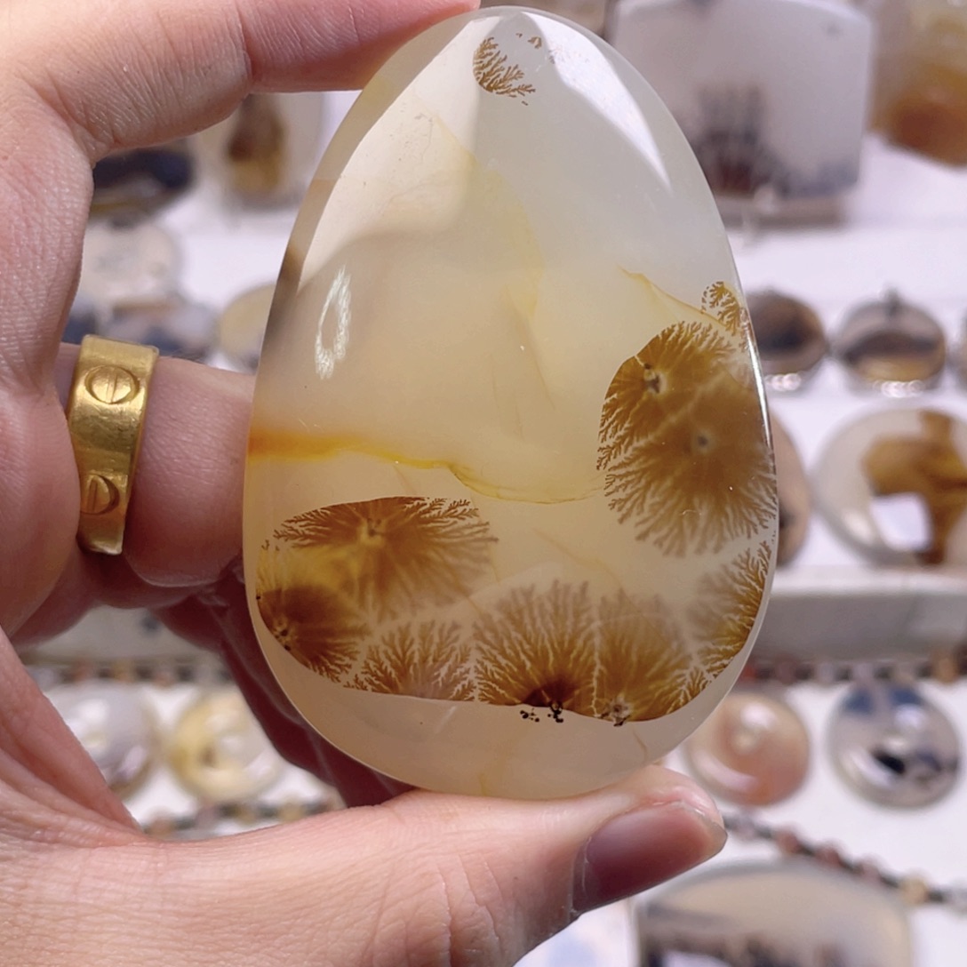 玛瑙/玉髓未镶嵌珠宝奇石