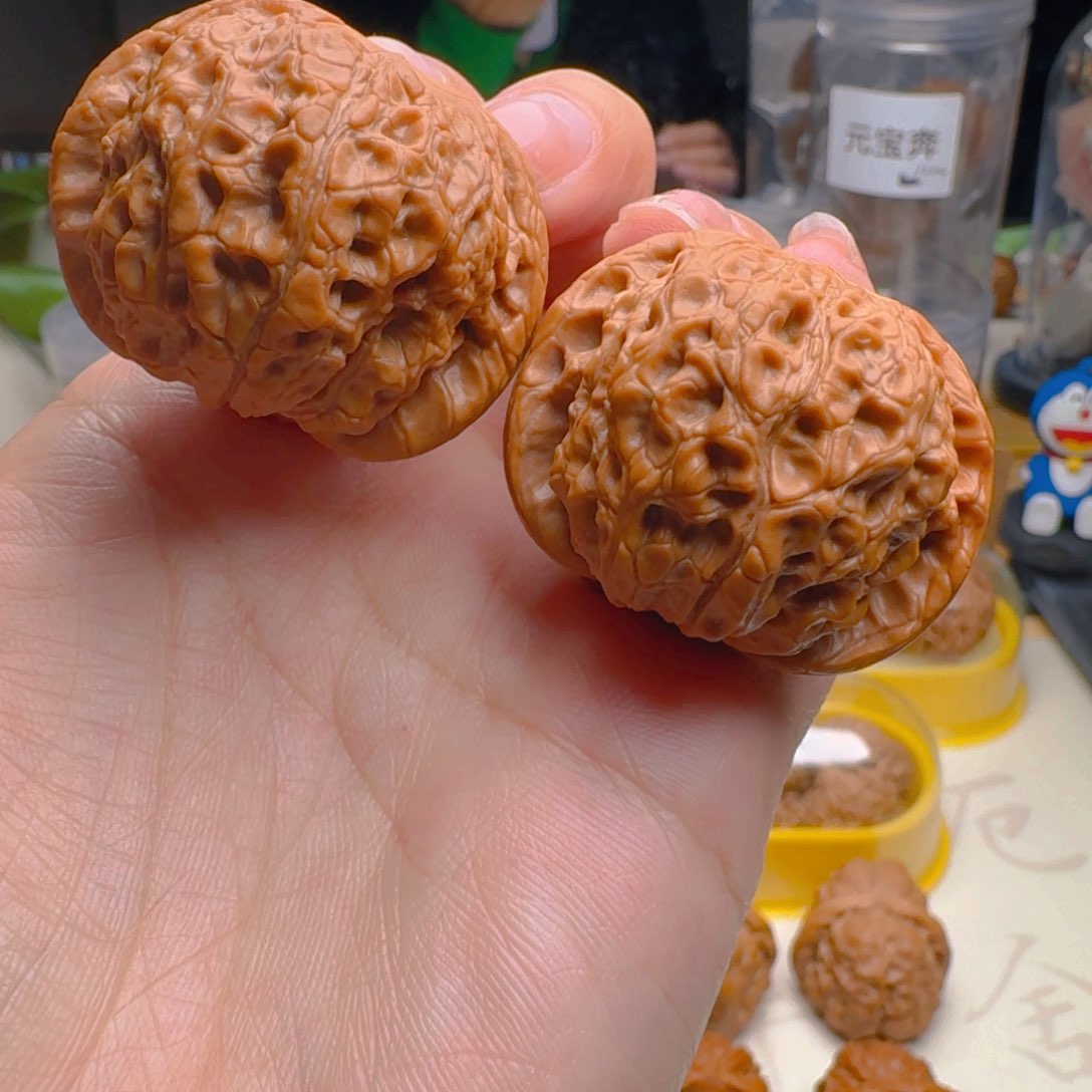 核桃把件38尺寸血麒麟