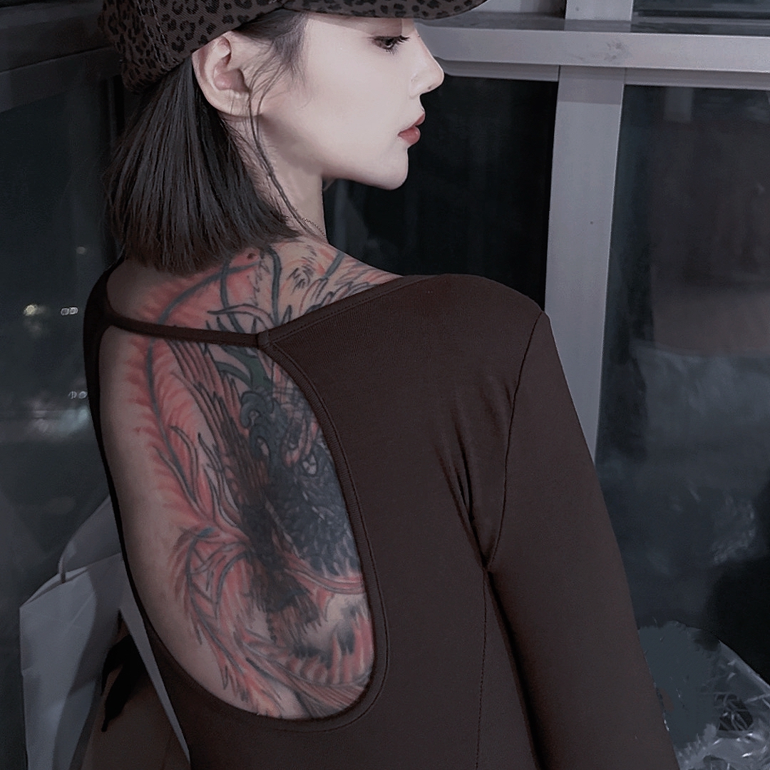 筱暖孤品服装专属店秋冬夏季网红长袖薄款打底衫内搭