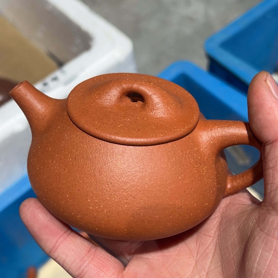 紫砂茶壶紫砂的味道很浓