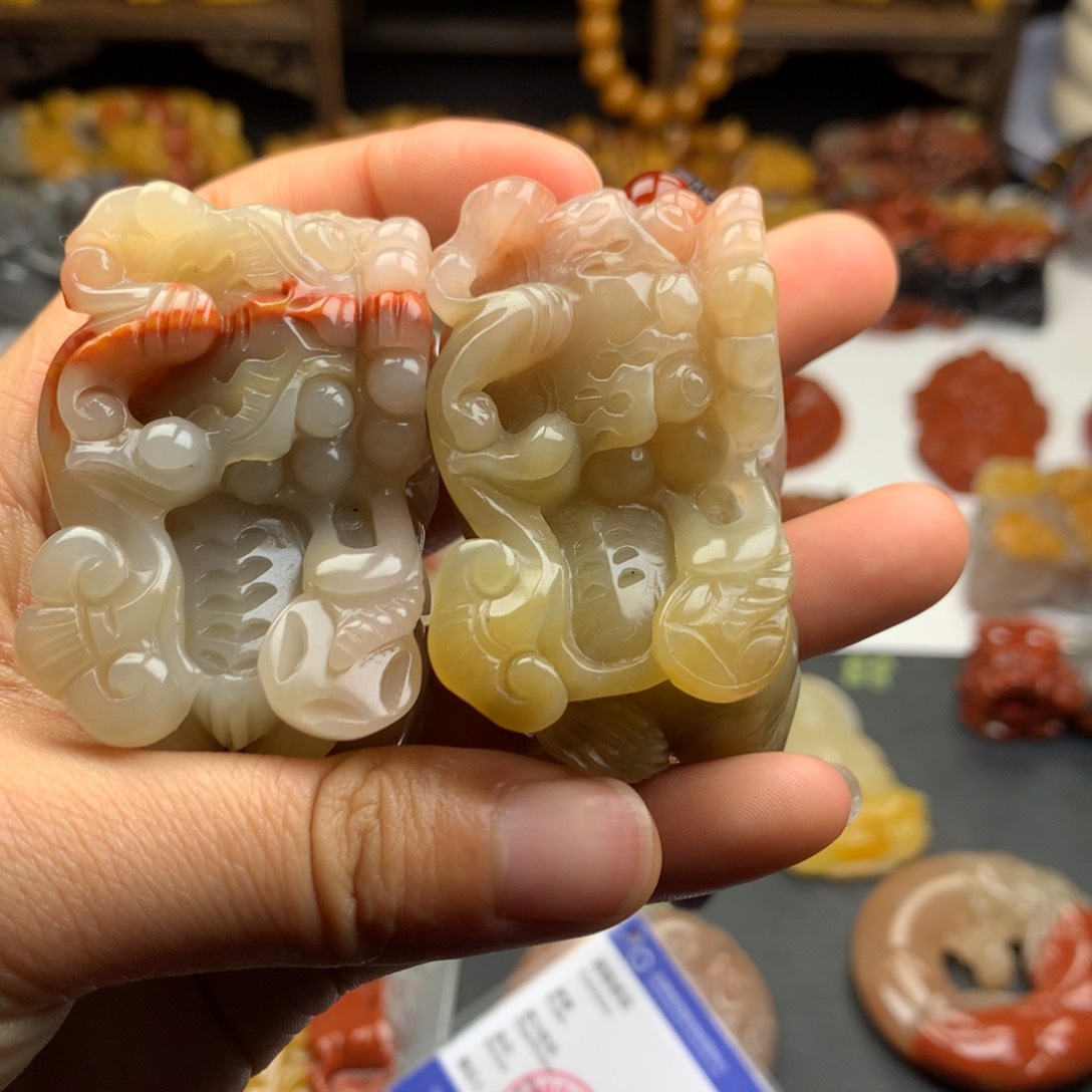 石英质玉（黄龙玉）挂件未镶嵌瞧****）