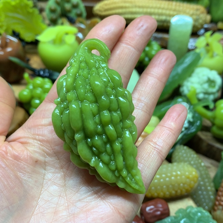 蛇纹石玉手把未镶嵌四**春