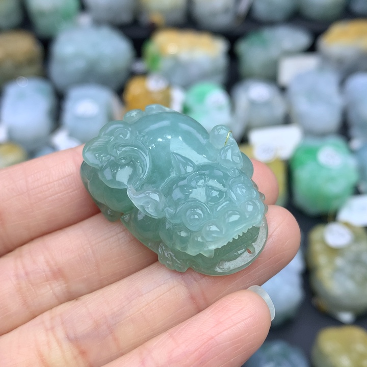 翡翠颈饰未镶嵌天然缅甸A货翡翠貔貅吊坠