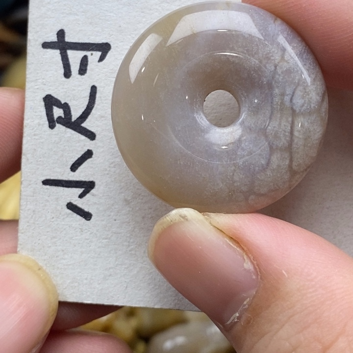 硅化珊瑚（珊瑚玉）未镶嵌颈饰