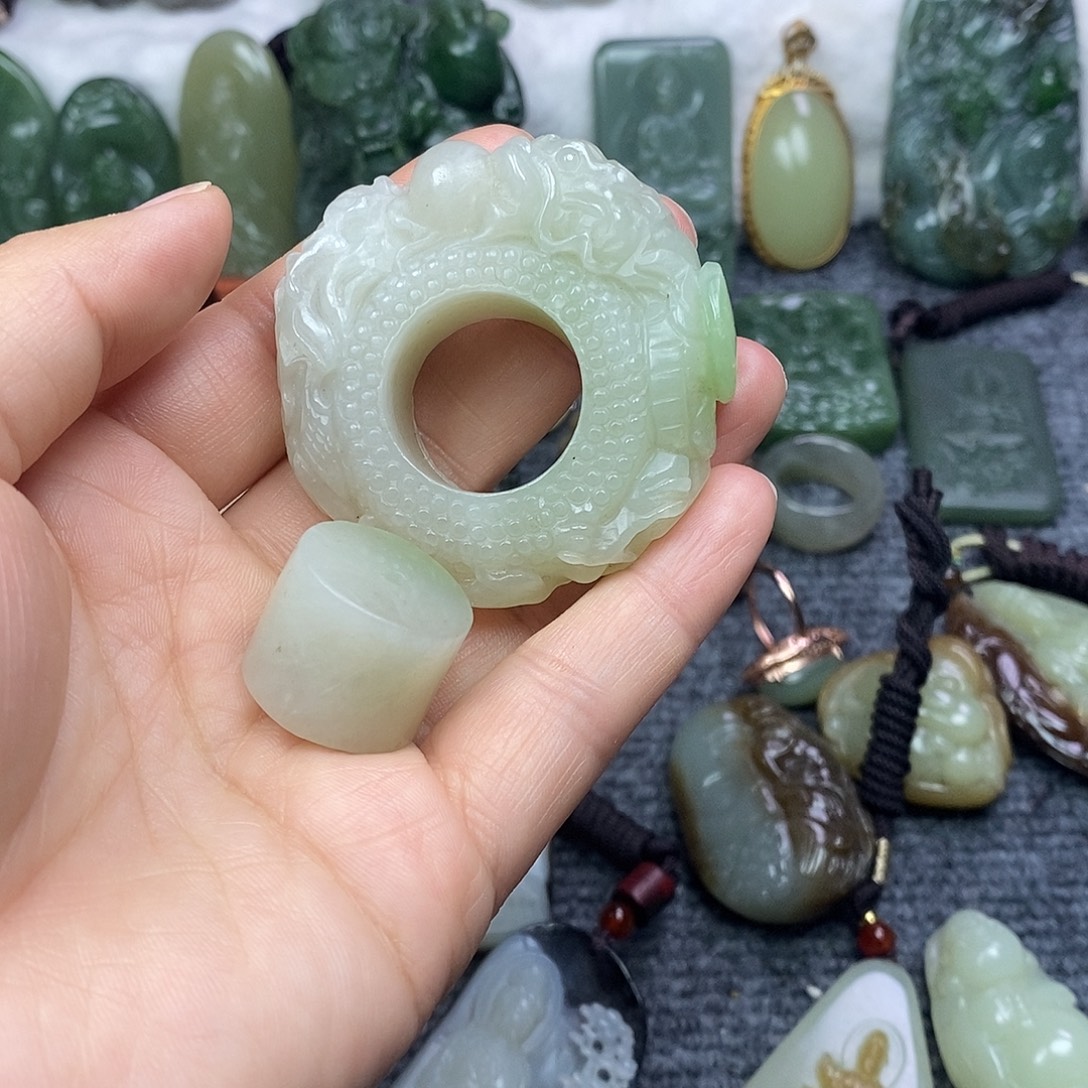 和田玉未镶嵌颈饰